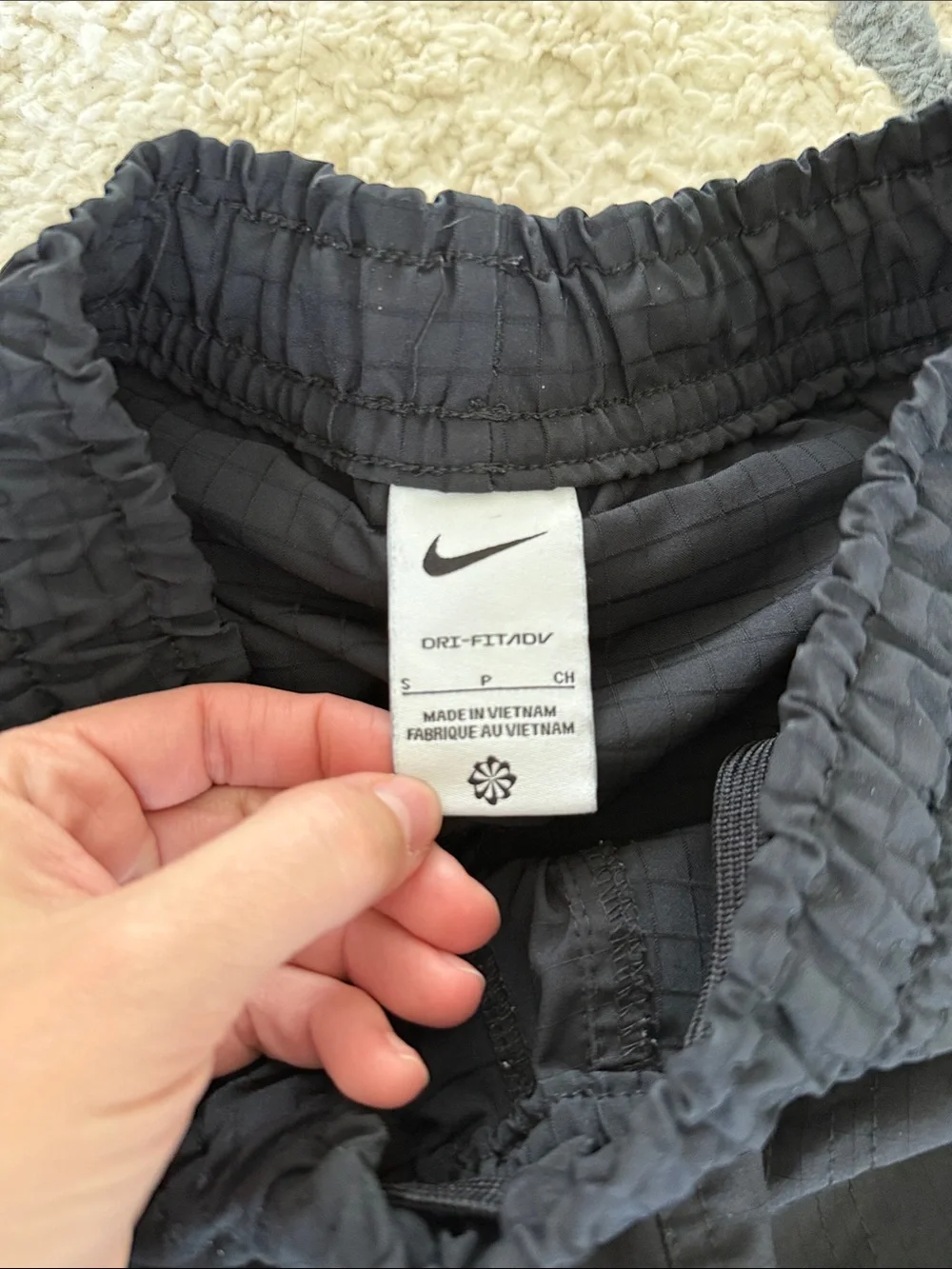 Nike Men’s Dri-FIT ADV A.P.S. Black athletic pants Small